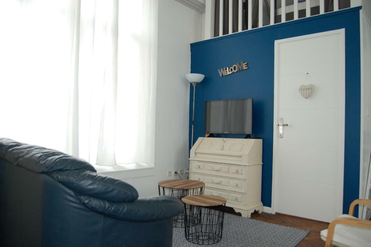 Le Comptoir Des Ecoliers Bed & Breakfast Gemozac Bagian luar foto