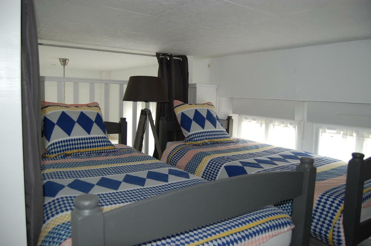 Le Comptoir Des Ecoliers Bed & Breakfast Gemozac Bagian luar foto