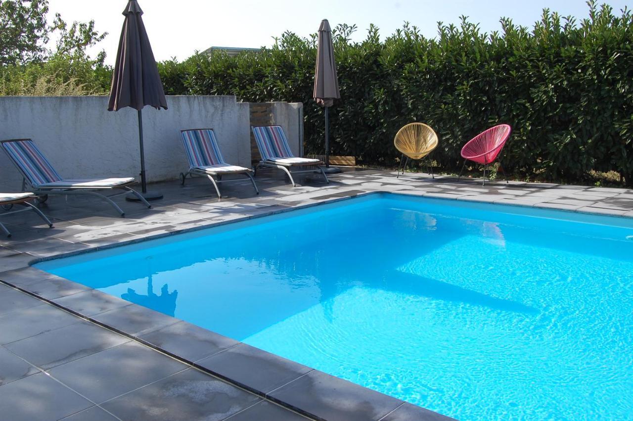 Le Comptoir Des Ecoliers Bed & Breakfast Gemozac Bagian luar foto