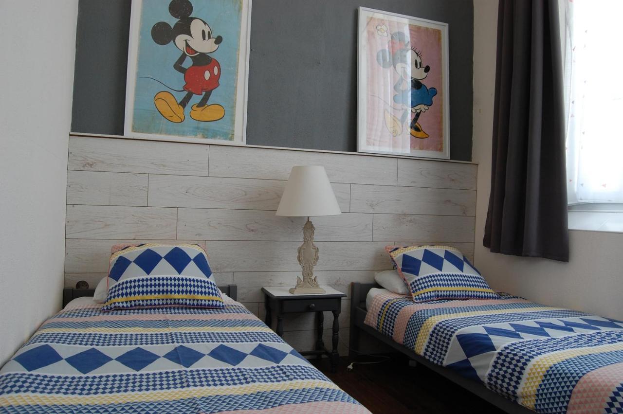 Le Comptoir Des Ecoliers Bed & Breakfast Gemozac Bagian luar foto
